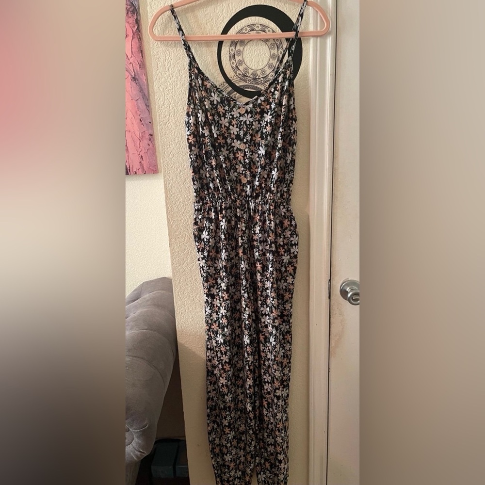 Womens thin sleeveless Floral Jumpsuit size L/XL pre-owned
